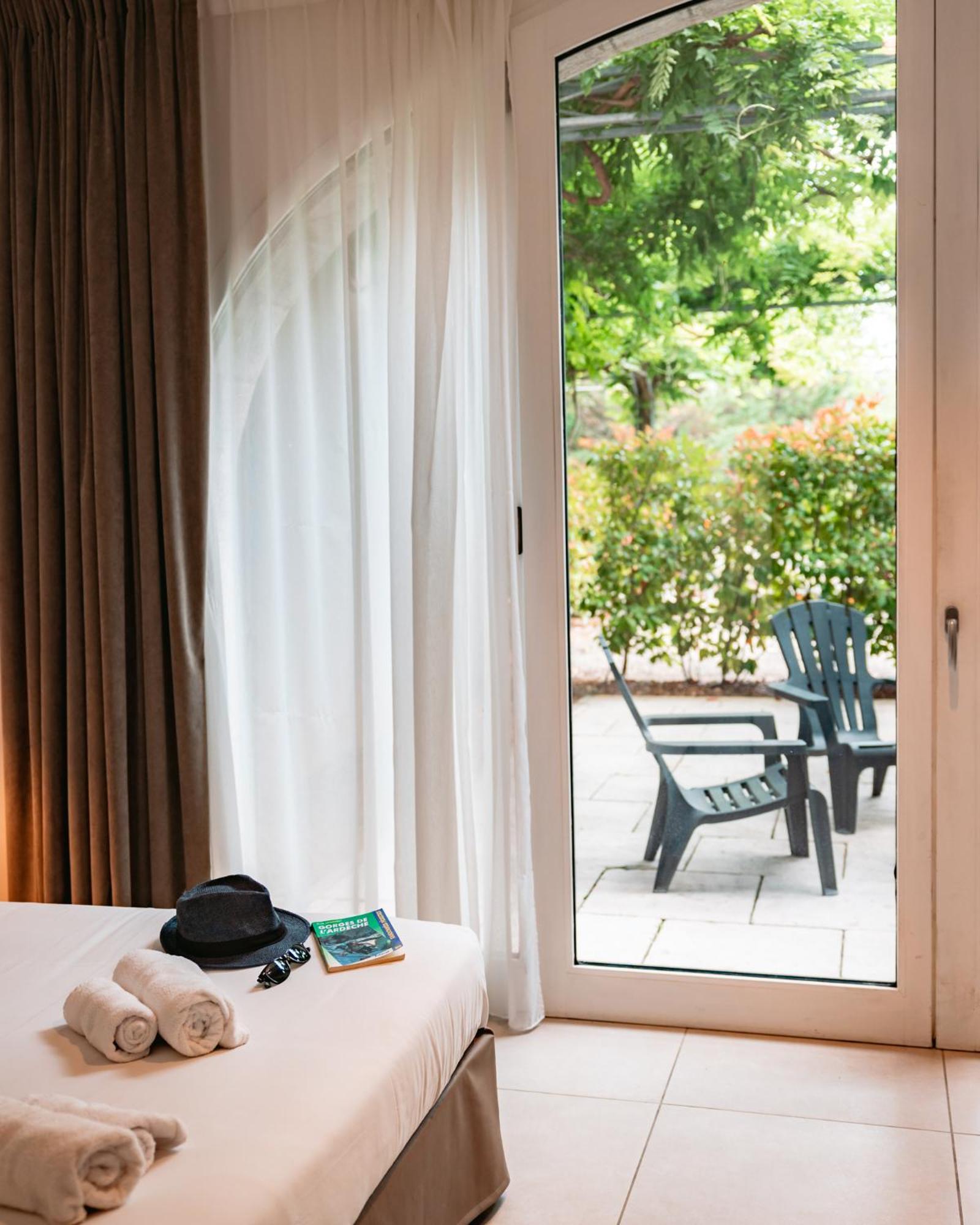 Du Cros D'auzon Hotel Saint-Maurice-dʼArdèche